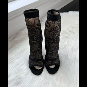 Gianvito Rossi Black Lace/Suede Peep Toe Bootie Heels Missy Pizzo Sz 38.5